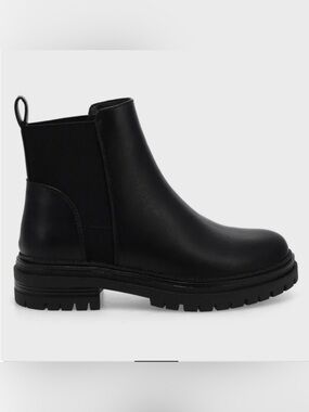 Steve Madden “Beaming” black ankle boots, brand new never worn